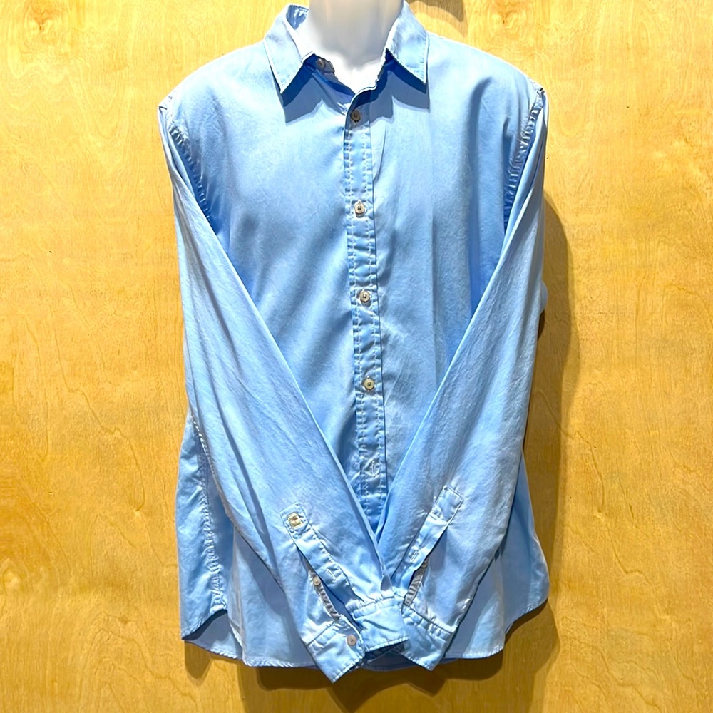 Men's Guess Los Angeles 1201/1203 button-down shirt with accented shimmer color